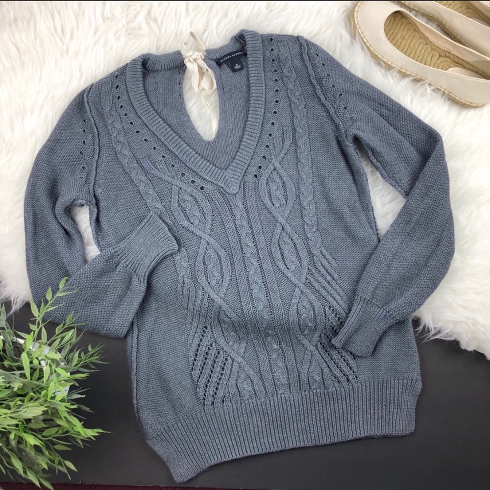 ✨Banana Republic Cable Knit Tie Sweater